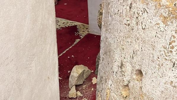 سقوط قطع من الحجارة من أعمدة في المسجد الأقصى