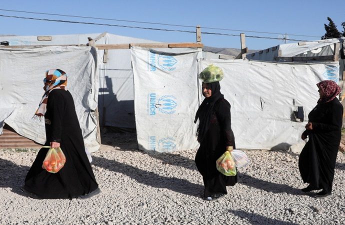 “أونروا” تعلن استئناف توزيع المساعدات بمخيمات سوريا في 15 الجاري
