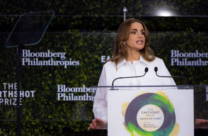 الملكة رانيا العبدالله تدعو إلى عمل وابتكار جماعي لمواجهة التحديات المناخية خلال مشاركتها في قمة الابتكار لجائزة ايرث شوت