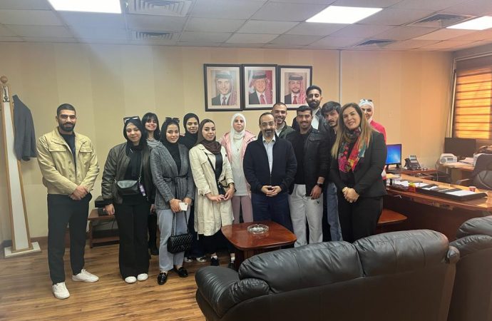 قسم اللغة الانجليزية والترجمة بجامعة عمان الاهلية يزور مؤسسة الاذاعة والتلفزيون