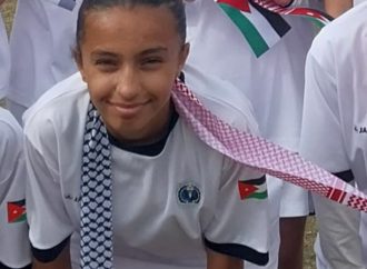 طالبة مدارس النظم الحديثة دانا أبو هزيم تشارك في البطولة العربية المدرسية لكرة القدم