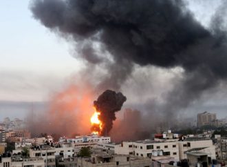 طائرات الاحتلال ومدفعيته تقصف مناطق عدة في شمال وجنوب قطاع غزة