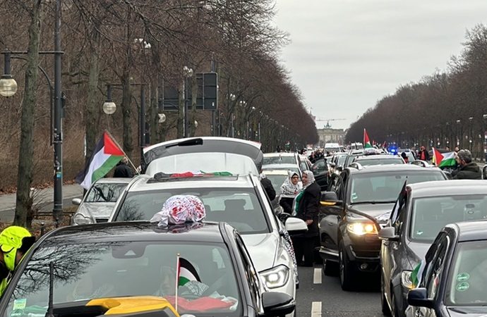 برلين.. مسيرة بالسيارات تنديدا بمجازر غزة