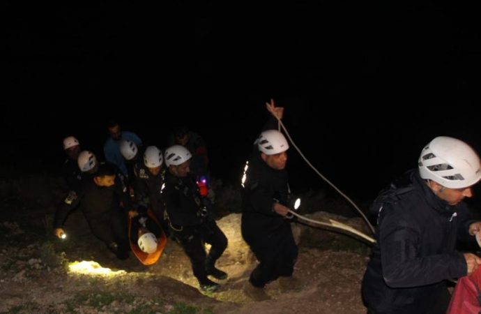 إنقاذ شخص سقط عن منحدر بعمق 150 مترًا في إربد