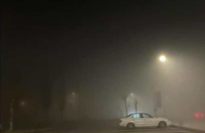 الضباب يلف العاصمة عمّان