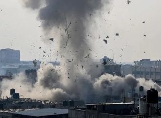 قصف مدفعي مكثف على المناطق الجنوبية لمدينة غزة فجر اليوم