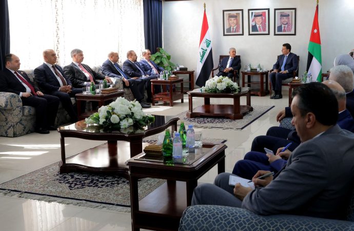 الرئيس العراقي يلتقي الصفدي في مجلس النواب