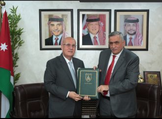 البنك الأهلي الأردني والجامعة الأردنية  يوقعان مذكرة تفاهم تعزيزًا للتعاون فيما بينهما ضمن مجالات عدّة