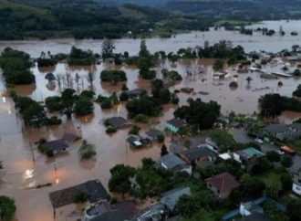 ارتفاع عدد ضحايا الفيضانات بالبرازيل إلى 66 قتيلا وأكثر من 100 مفقود