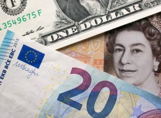 انخفاض الاسترليني أمام الدولار واليورو