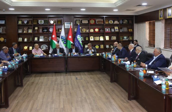 لجنة مشتركة بين تجارة عمان ومجلس العاصمة لدراسة تنفيذ مشاريع استثمارية وخدمية